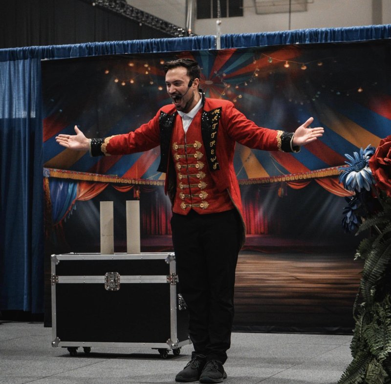 Magic of Aaron Matthews — Comedy Speaker
