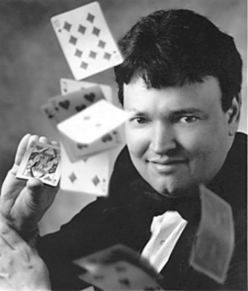 Magician David Neubauer - Magic to Blow Your Mind!